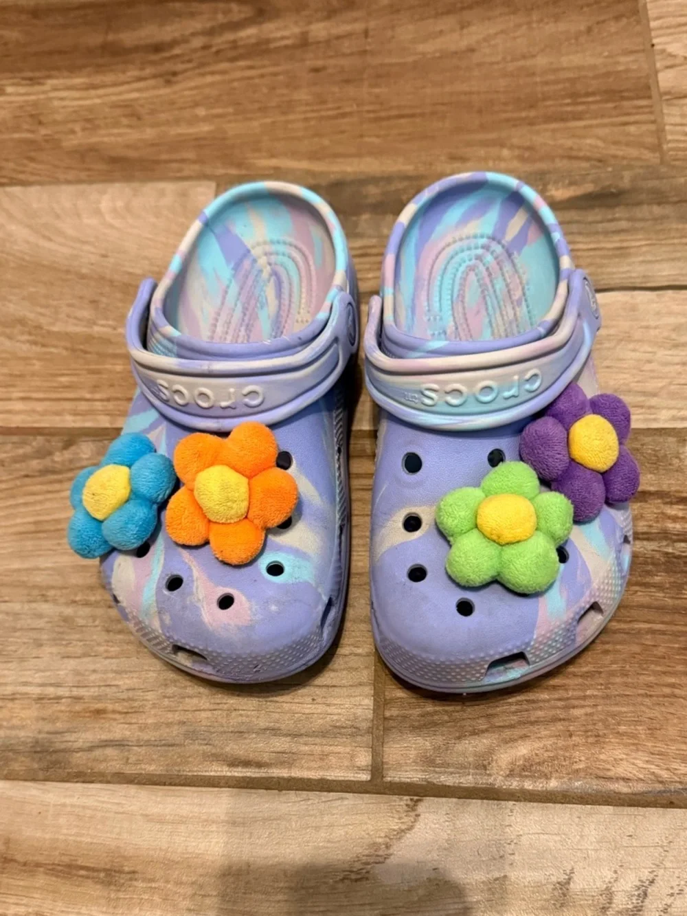 Crocs Girls Swirl Clog Sandals